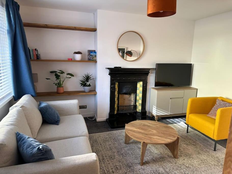 Revamped Holywood Town Centre House Lägenhet Exteriör bild
